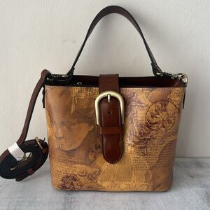 Patricia Nash Irving Bucket Leather Crossbody Bag Italian Sketchbook Tan NEW